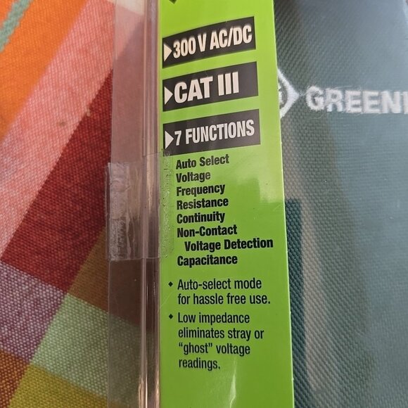 Greenlee PDMM20 AC/DC 6000-Count LCD Pocket Multimeter with Auto-Select Mode - Picture 4 of 16